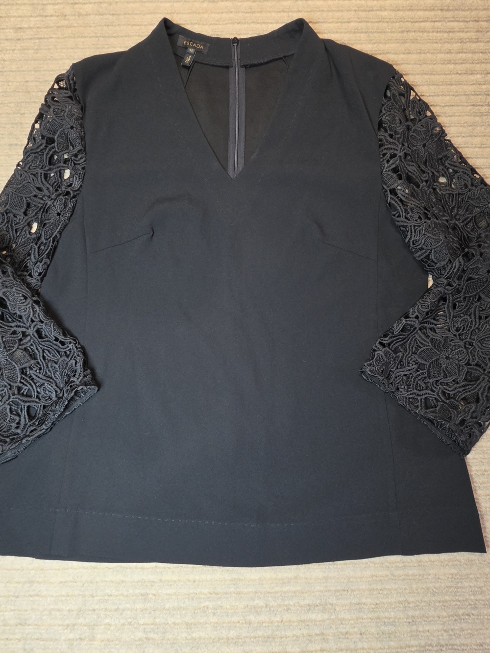ESCADA Women's Black Size 42 Long Embroidered Sleeve Blouse Tunic